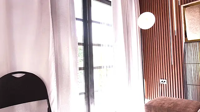 Snapshot of alicia_xoxo chatting on 05/15/26, 01:40 alicia xoxo online show from 05/15/26, 01:40
