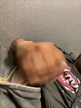 Snapshot of Alex281225 chatting on 11/05/25, 07:36 Alex281225 online show from 11/05/25, 07:36