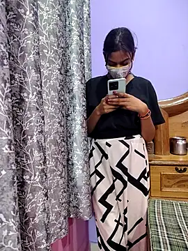 Student12th online show from 11/14/25, 04:49