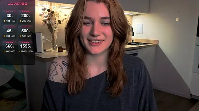 Snapshot of eshleeygreen chatting on 03/08/26, 02:04 eshleeygreen online show from 03/08/26, 02:04