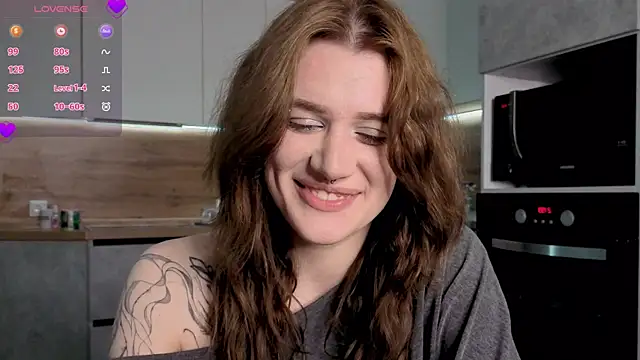 Snapshot of eshleeygreen chatting on 04/07/26, 06:41 eshleeygreen online show from 04/07/26, 06:41