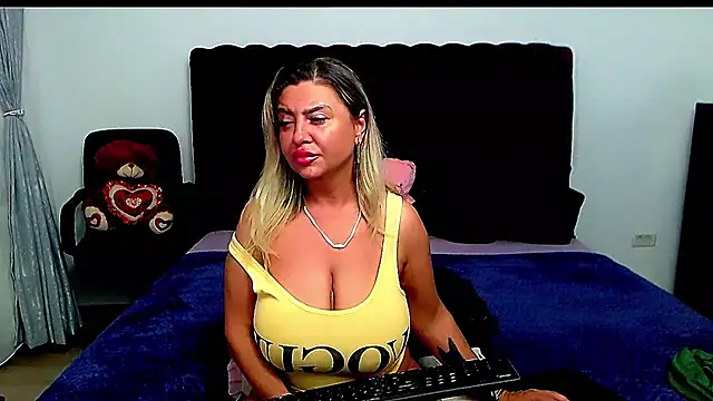 xplayfullblondexx online show from 07/11/26, 05:32