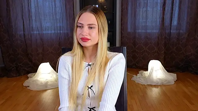 Snapshot of FreidaLerew chatting on 11/11/25, 04:45 FreidaLerew online show from 11/11/25, 04:45