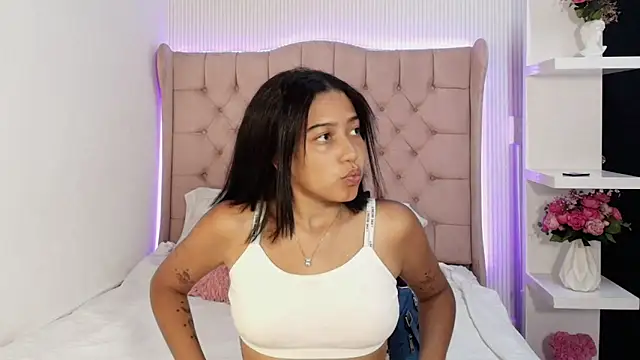 cheerry moon online show from 11/18/25, 09:08