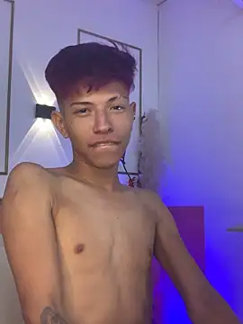 Snapshot of Tessachains_2_ chatting on 11/12/25, 02:12 Tessachains 2 online show from 11/12/25, 02:12