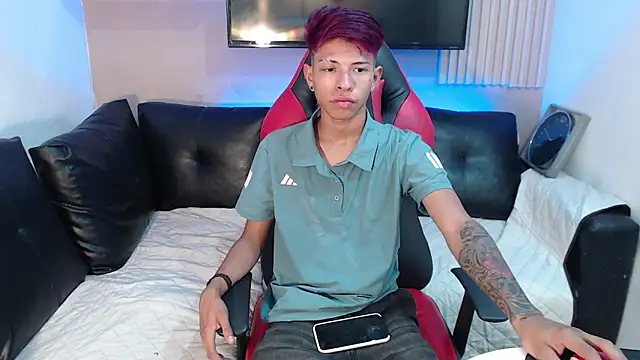 Snapshot of Tessachains_2_ chatting on 11/12/25, 06:41 Tessachains 2 online show from 11/12/25, 06:41