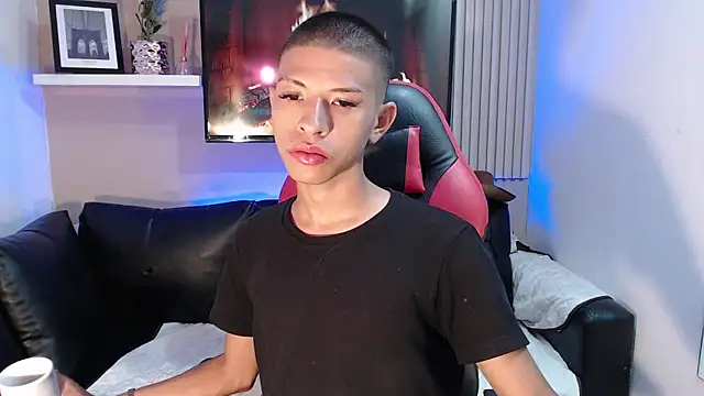 Snapshot of Tessachains_2_ chatting on 12/01/25, 03:39 Tessachains 2 online show from 12/01/25, 03:39