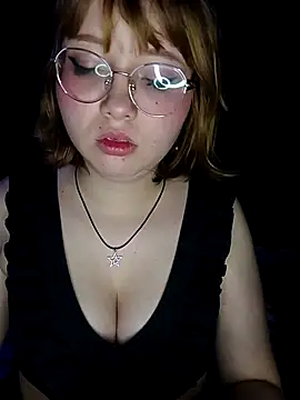 Snapshot of Michi_sauria1 chatting on 11/24/25, 09:47 Michi sauria1 online show from 11/24/25, 09:47