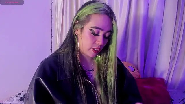 Lilith Zenith  online show from 01/19/26, 03:43