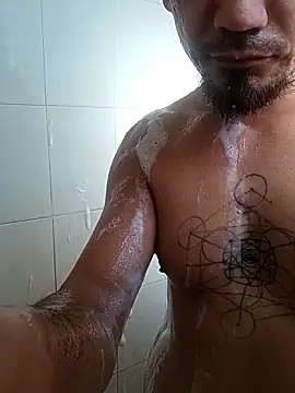 Snapshot of ALspacer chatting on 04/21/26, 02:34 ALspacer online show from 04/21/26, 02:34