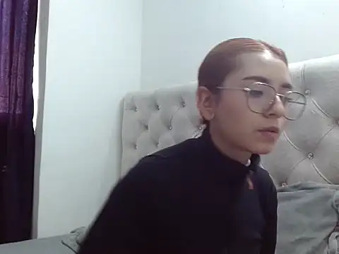 Snapshot of Carolinapinnkman chatting on 11/25/25, 07:47 Carolinapinnkman online show from 11/25/25, 07:47