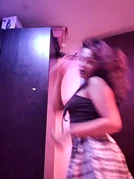 Snapshot of Scarlett_vega chatting on 11/19/25, 03:28 Scarlett vega online show from 11/19/25, 03:28