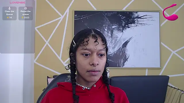 Snapshot of Agatha_Amaya chatting on 11/16/25, 01:06 Agatha Amaya online show from 11/16/25, 01:06