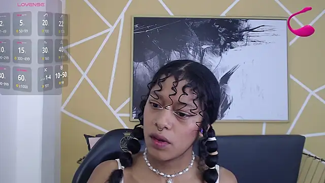 Snapshot of Agatha_Amaya chatting on 11/18/25, 08:02 Agatha Amaya online show from 11/18/25, 08:02