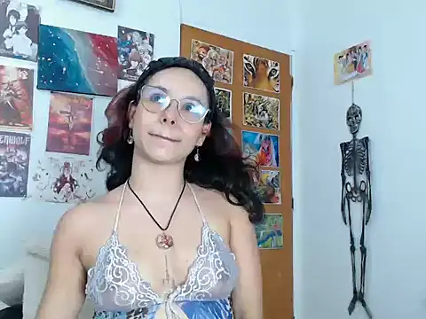 Snapshot of kiaralenon chatting on 11/07/25, 11:27 kiaralenon online show from 11/07/25, 11:27