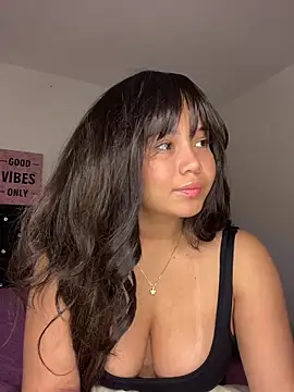 Snapshot of LoliitaBennett chatting on 03/17/26, 03:00 LoliitaBennett online show from 03/17/26, 03:00