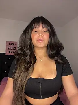 Snapshot of LoliitaBennett chatting on 03/21/26, 01:54 LoliitaBennett online show from 03/21/26, 01:54