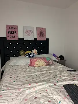 Snapshot of LoliitaBennett chatting on 03/24/26, 03:44 LoliitaBennett online show from 03/24/26, 03:44