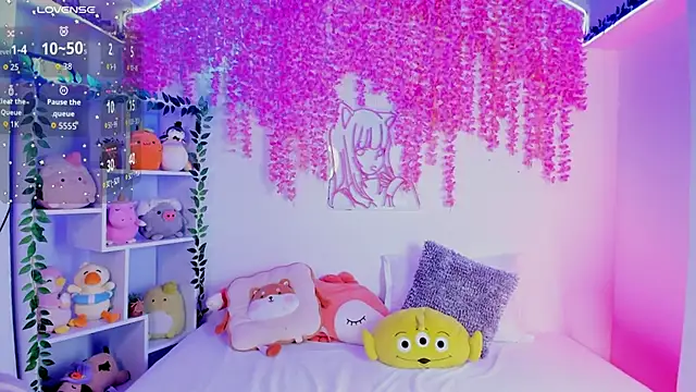 Snapshot of _hanna_sky chatting on 11/08/25, 03:56 hanna sky online show from 11/08/25, 03:56