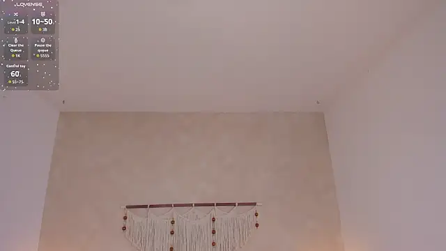 Snapshot of _hanna_sky chatting on 06/11/26, 06:17 hanna sky online show from 06/11/26, 06:17