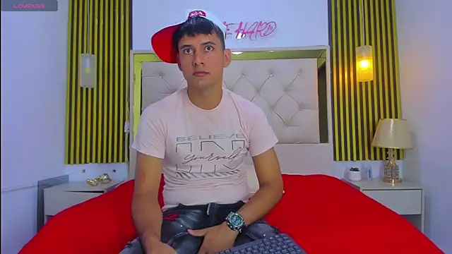 Snapshot of KEVIN_MCKINLEY chatting on 11/09/25, 06:01 KEVIN MCKINLEY online show from 11/09/25, 06:01