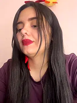 Snapshot of candicewest_ chatting on 11/17/25, 02:12 candicewest online show from 11/17/25, 02:12