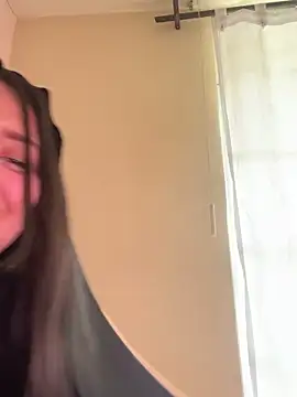 Snapshot of candicewest_ chatting on 03/11/26, 04:46 candicewest online show from 03/11/26, 04:46