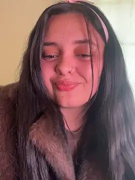 Snapshot of candicewest_ chatting on 04/04/26, 06:16 candicewest online show from 04/04/26, 06:16