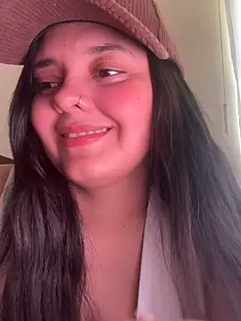 Snapshot of candicewest_ chatting on 04/16/26, 05:25 candicewest online show from 04/16/26, 05:25