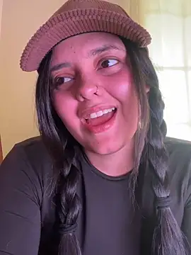 Snapshot of candicewest_ chatting on 04/23/26, 06:10 candicewest online show from 04/23/26, 06:10