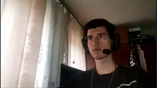 JamesLagerfeld online show from 11/06/25, 10:16