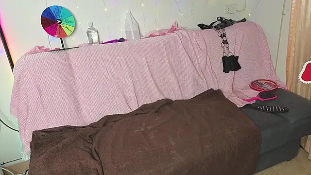 JadeStarUK online show from 11/27/25, 01:57