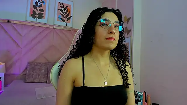 Snapshot of DemiJones_ chatting on 02/06/26, 03:44 DemiJones online show from 02/06/26, 03:44