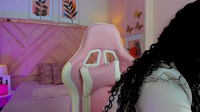 Snapshot of DemiJones_ chatting on 02/07/26, 03:10 DemiJones online show from 02/07/26, 03:10