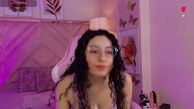 Snapshot of DemiJones_ chatting on 02/14/26, 04:09 DemiJones online show from 02/14/26, 04:09