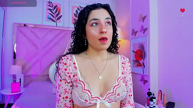 Snapshot of DemiJones_ chatting on 02/18/26, 03:46 DemiJones online show from 02/18/26, 03:46