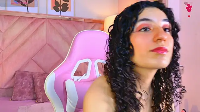 Snapshot of DemiJones_ chatting on 04/23/26, 04:03 DemiJones online show from 04/23/26, 04:03