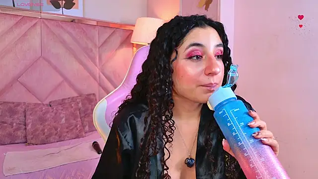 Snapshot of DemiJones_ chatting on 05/02/26, 04:17 DemiJones online show from 05/02/26, 04:17