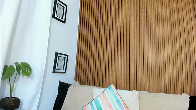 Mia girl123 online show from 04/08/26, 01:38