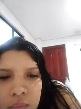 Snapshot of andrealara_123 chatting on 05/08/26, 04:01 andrealara 123 online show from 05/08/26, 04:01