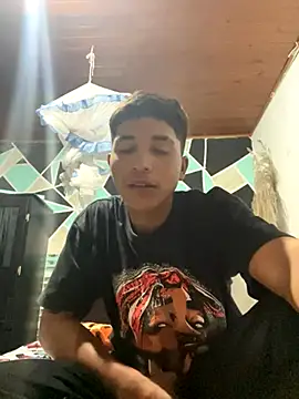 Snapshot of Abismo202 chatting on 11/07/25, 03:39 Abismo202 online show from 11/07/25, 03:39