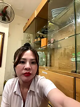 hellela-a online show from 11/09/25, 11:52