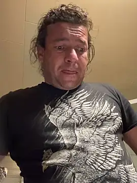 Snapshot of miguel910921 chatting on 11/09/25, 02:54 miguel910921 online show from 11/09/25, 02:54