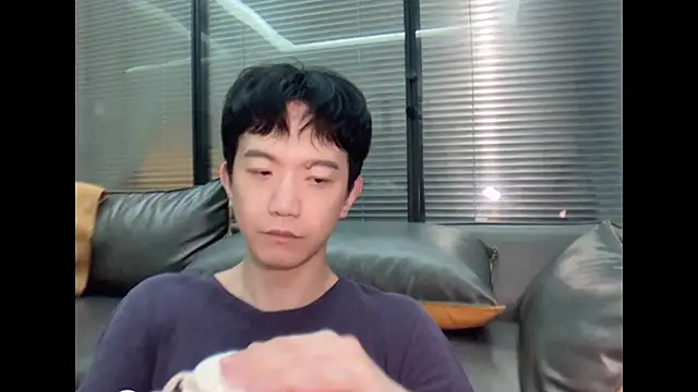 CouplingCry online show from 12/04/25, 02:04