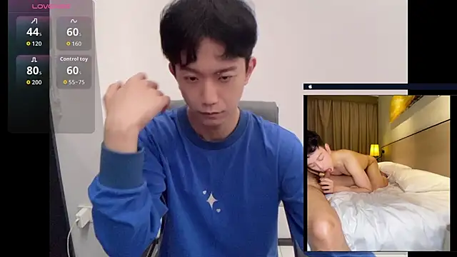 Snapshot of CouplingCry chatting on 03/27/26, 03:45 CouplingCry online show from 03/27/26, 03:45