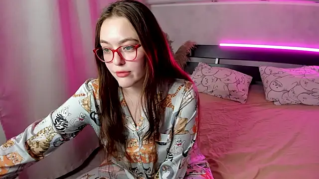 Mersedes Rosso online show from 11/18/25, 09:14