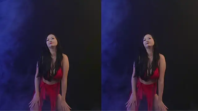 Snapshot of MHe-002 chatting on 11/08/25, 11:10 MHe-002 online show from 11/08/25, 11:10