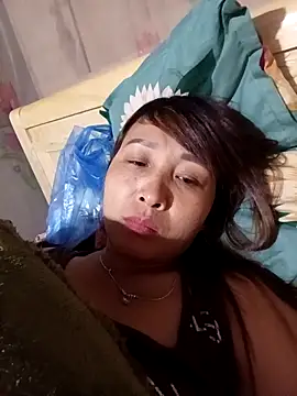 Missa-kute20 online show from 12/18/25, 02:12