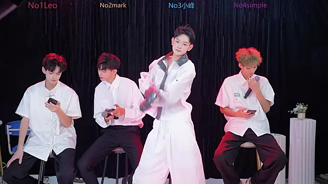 Snapshot of AAA-winner chatting on 11/06/25, 09:37 AAA-winner online show from 11/06/25, 09:37