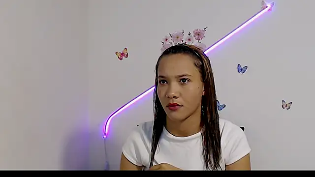 Snapshot of AMARYXS chatting on 11/12/25, 11:21 AMARYXS online show from 11/12/25, 11:21